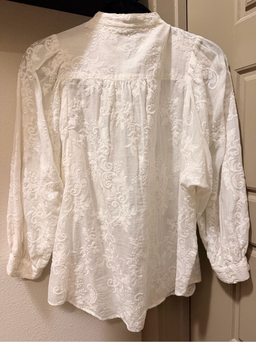 Pilcro White Embroidered Button-Front Women's Blouse - Picture 2 of 5
